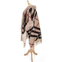 Shop Cape L'Élégance à Fleur de Peau Vêtements